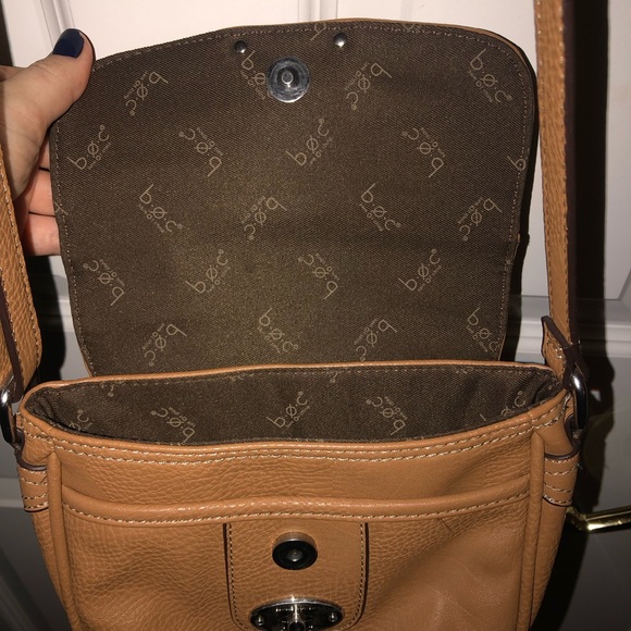 Born Concept bøc Tan cross body bag with adjustable strap. - Picture 4 of 6